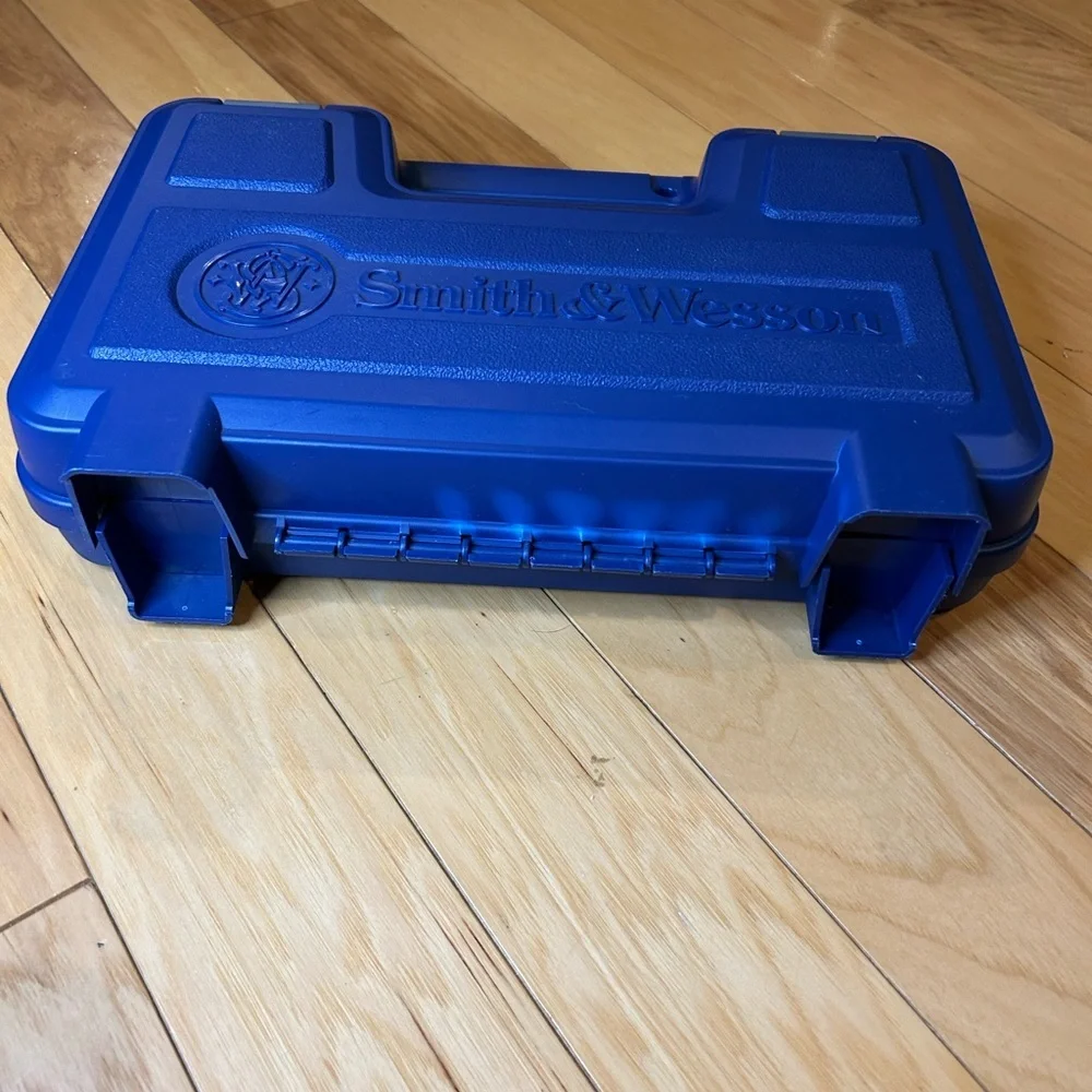 Smith & Wesson Plastic Pistol Gun Carry Hard Case